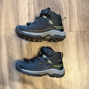 Keen Kids Black and Green Outdoor Boots